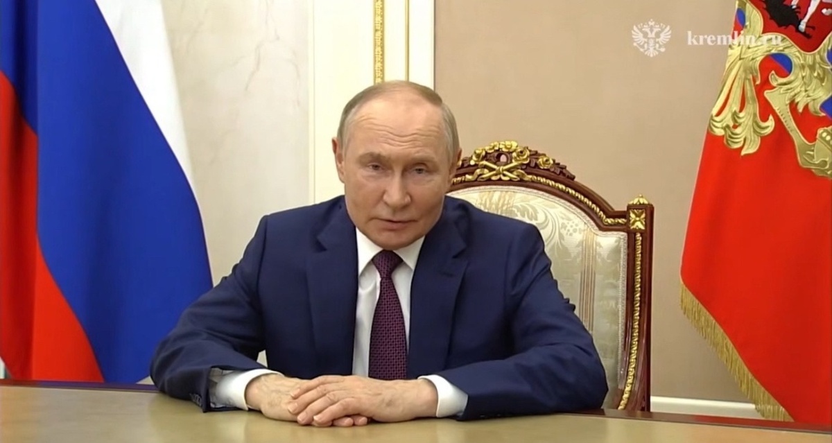    Владимир Путин поздравил моряков Военно-Морского Флота с профессиональным праздником