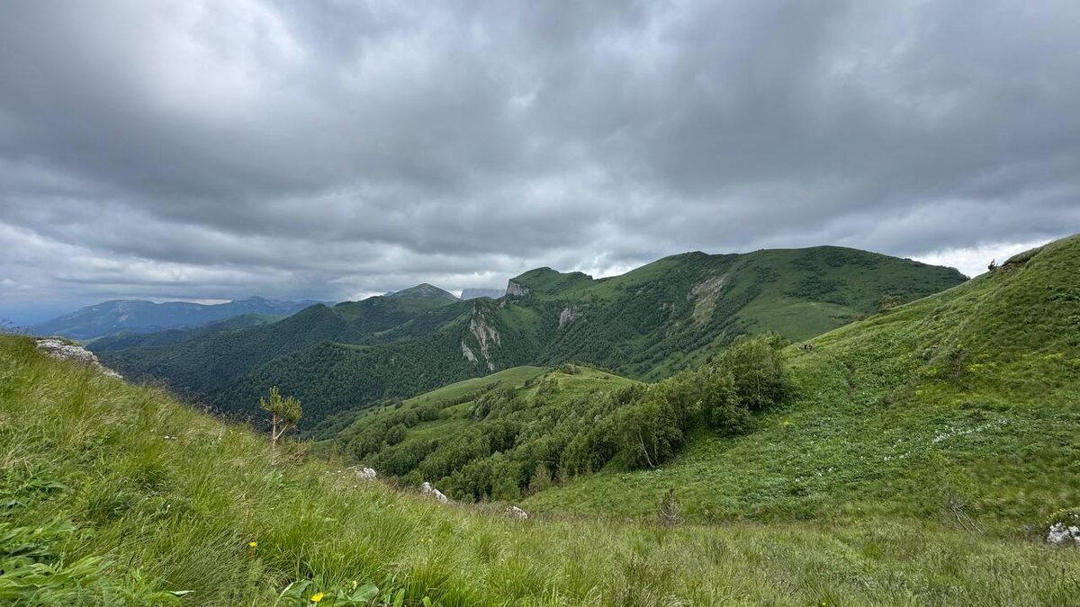 Вид на Ачешбоки