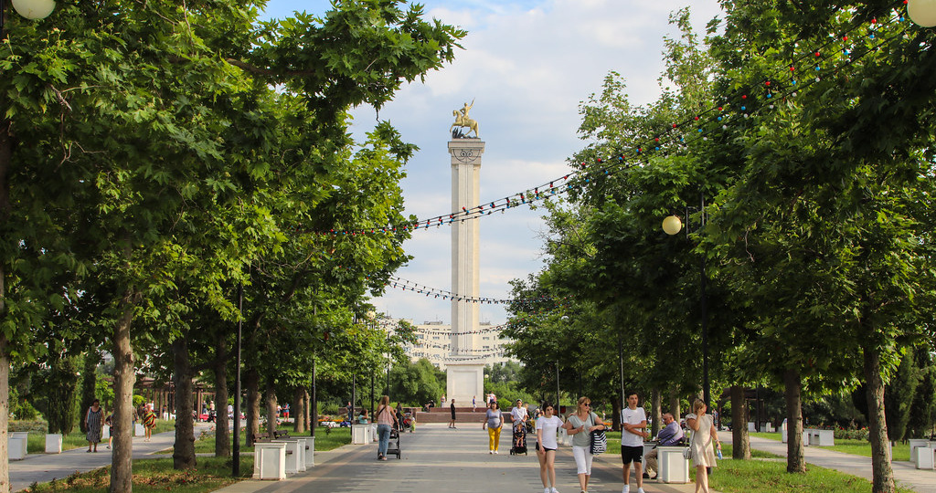 Парк Победы и одноименный пляж в Севастополе
