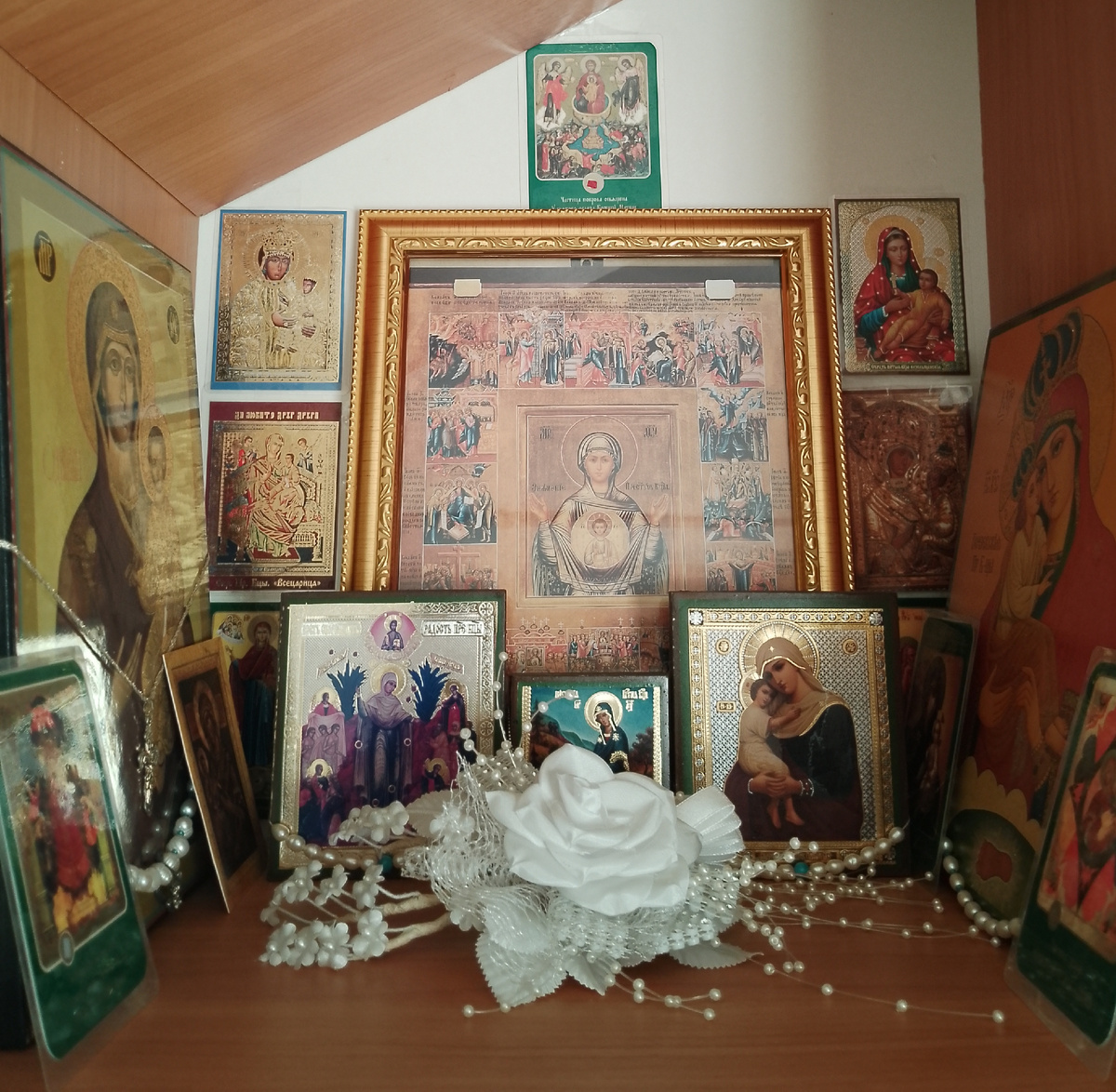 Домашний святой угол. Фото автора