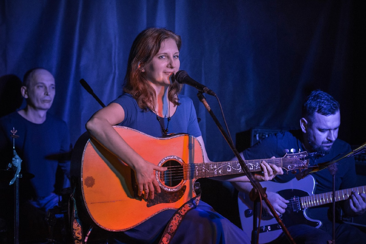 Анастасия Бовина и группа НА ЛАДОНИ