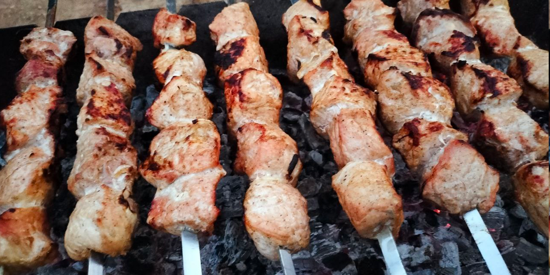 Маринад для шашлыка из свинины на кефире. Мясо получается идеально и вкусно