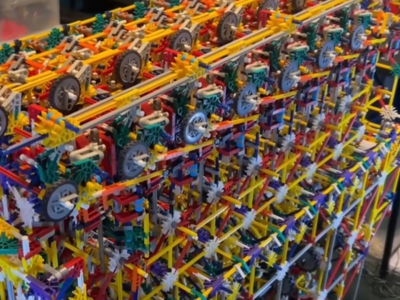    Умелец собрал рабочий 8-битный компьютер из детского конструктора [ВИДЕО]