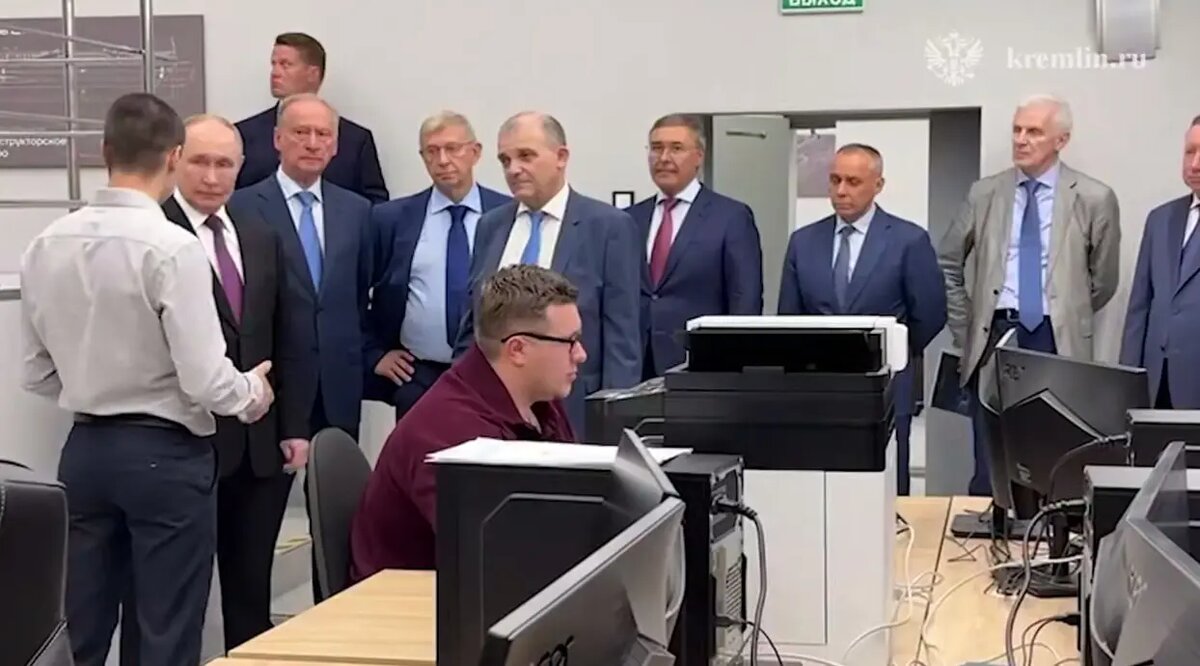    Фото: скриншот из видео пресс-службы Кремля.