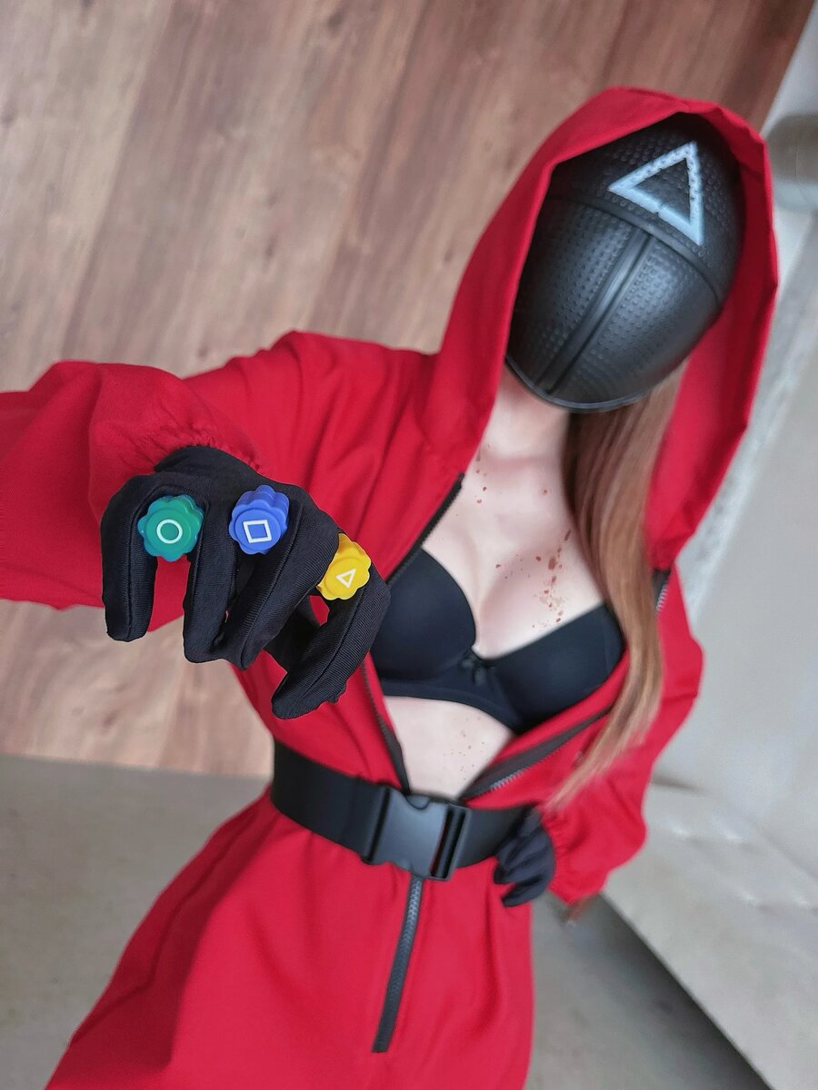 Косплей на сексуального солдата из «Игры в кальмара». Косплеер: Fishy. Источник: «ВКонтакте».   📷