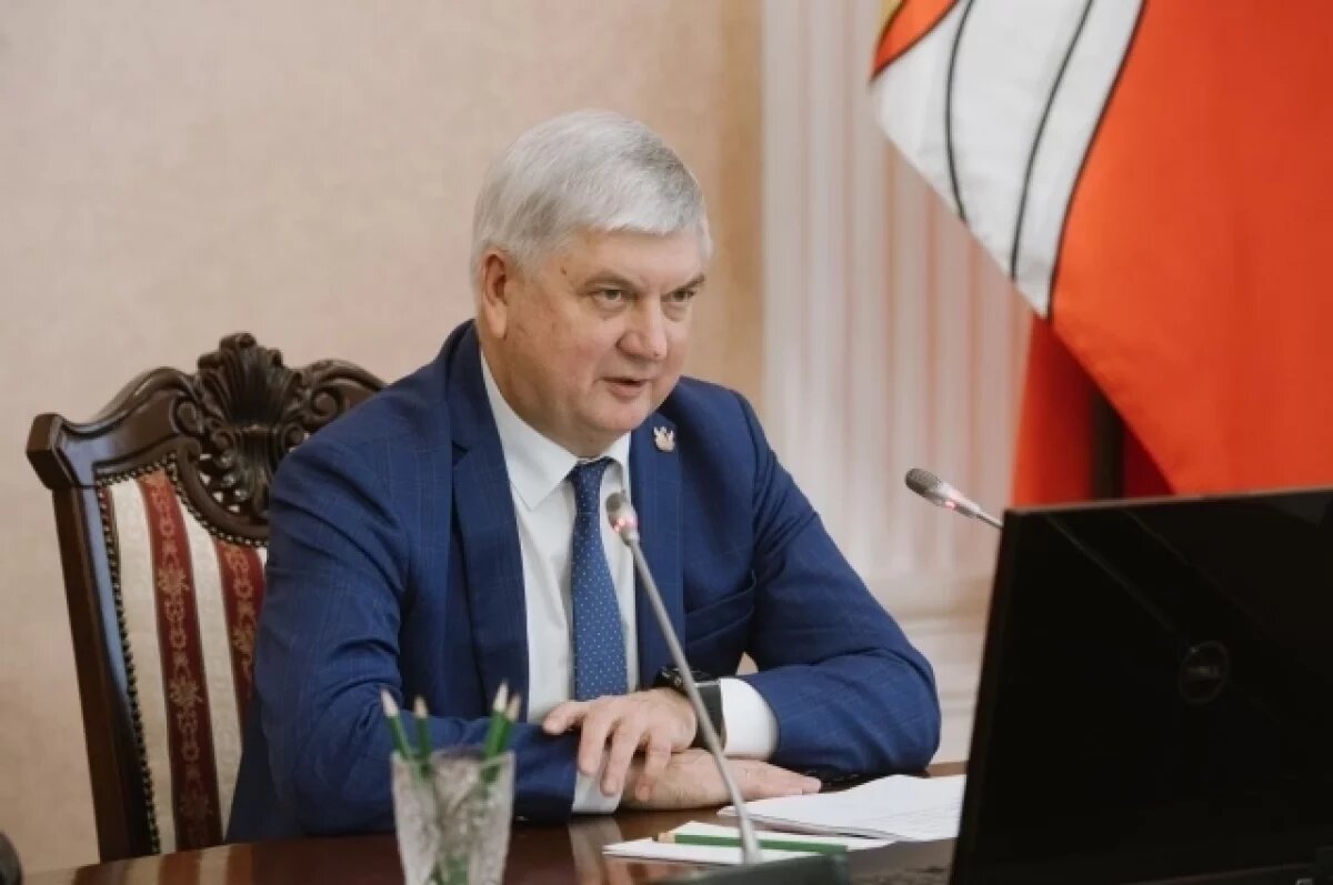    Мэр Воронежа поздравил губернатора Александра Гусева с 62-летием