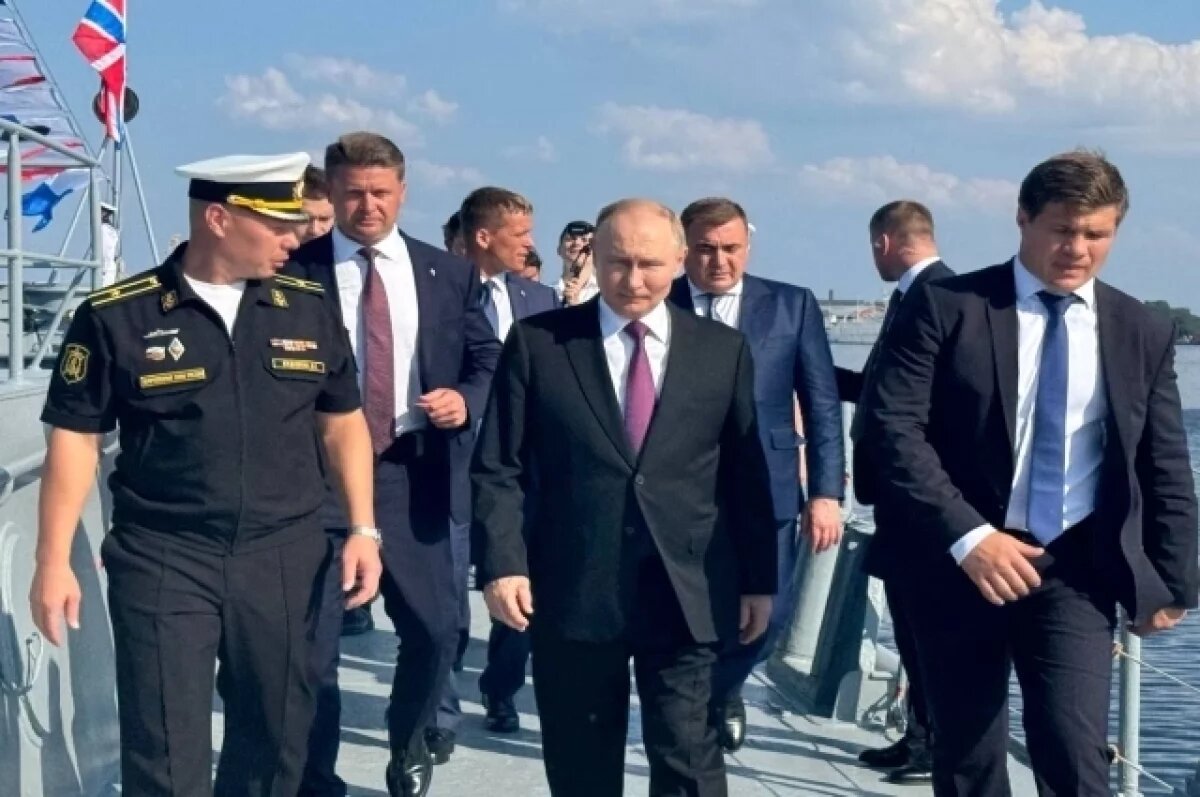    Путин поздравил командира фрегата «Адмирал Григорович» с повышением звания