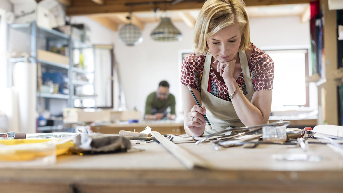 Народ — в очередь на регистрацию: от таксистов, репетиторов и веб-дизайнеров