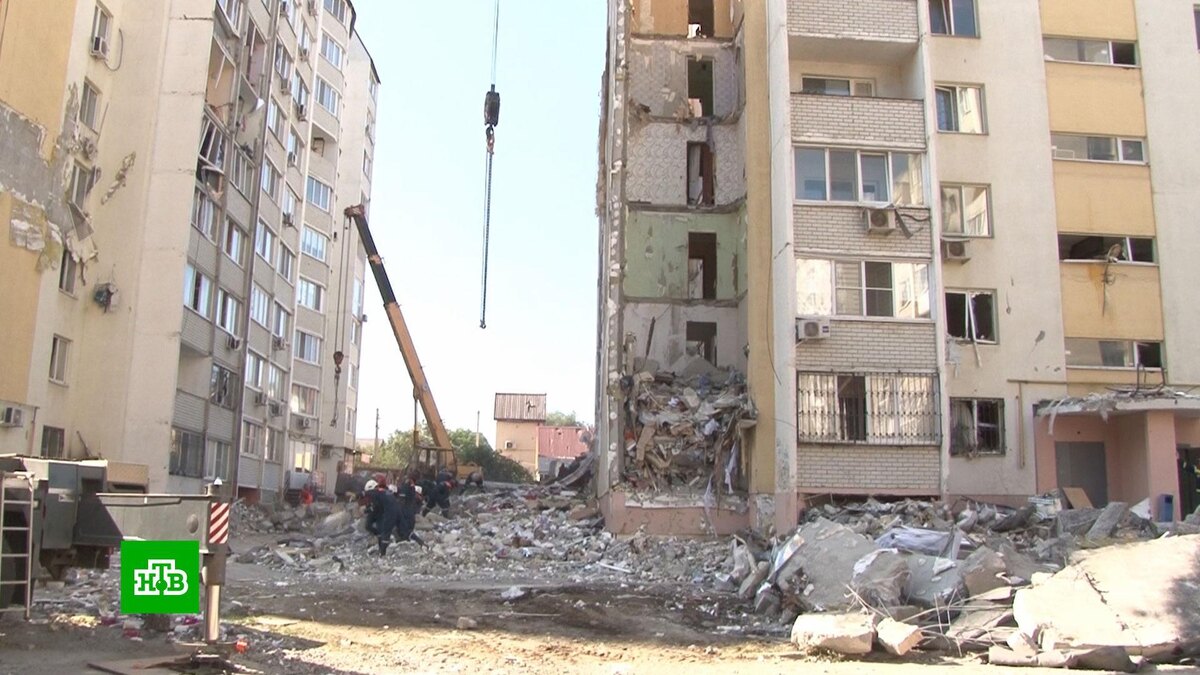    Спасатели ищут выживших под завалами саратовской многоэтажки