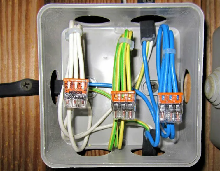 Подключение в коробке