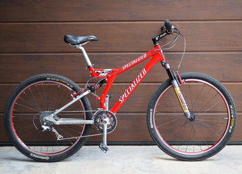 Американский двухподвес Sрecializеd S-Wоrks FSR ХС 1999 года выпуска из коллекции Веломузея Андрея Мятиева.