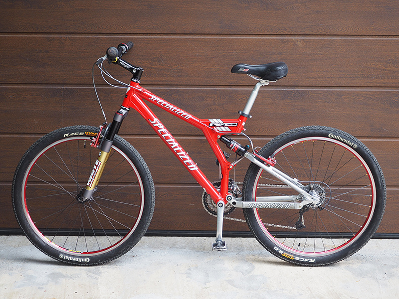Американский двухподвес Sрecializеd S-Wоrks FSR ХС 1999 года выпуска из коллекции Веломузея Андрея Мятиева.