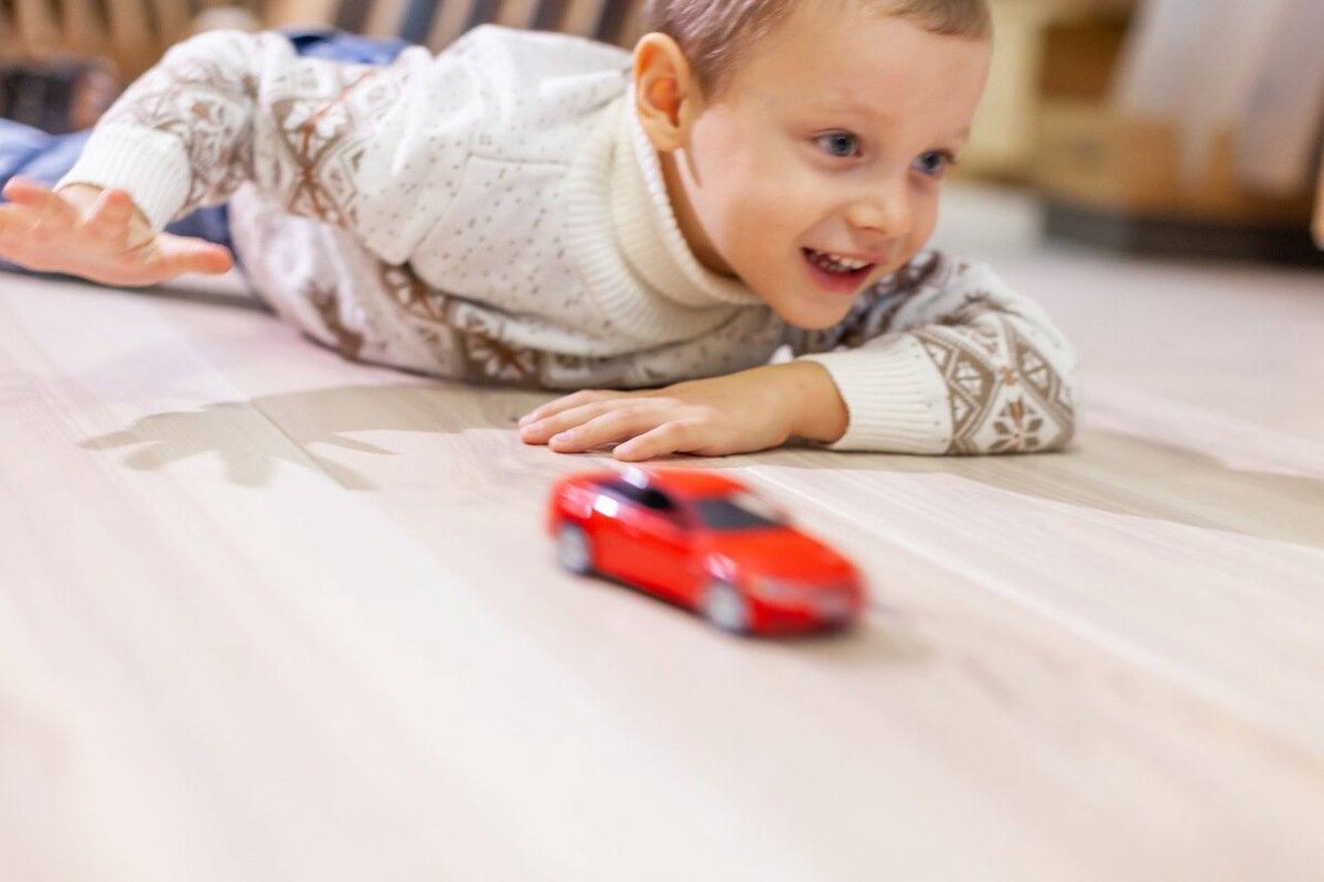 Паркет фабрики EXWOOD PARQUET обладает множеством привлекательных свойств: он износостойкий, легкий в уходе и долговечный.