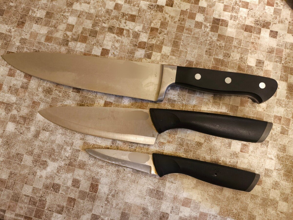 Мои ножи, которыми я пользуюсь ежедневно.