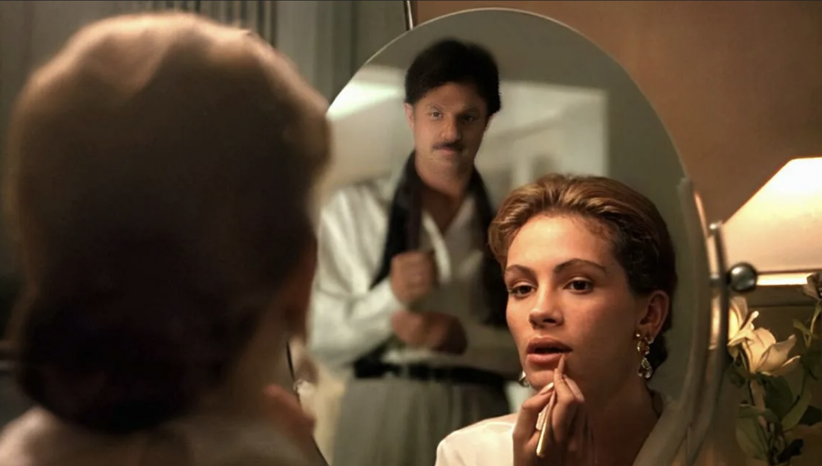 Кадр из фильма "В постели с врагом" 