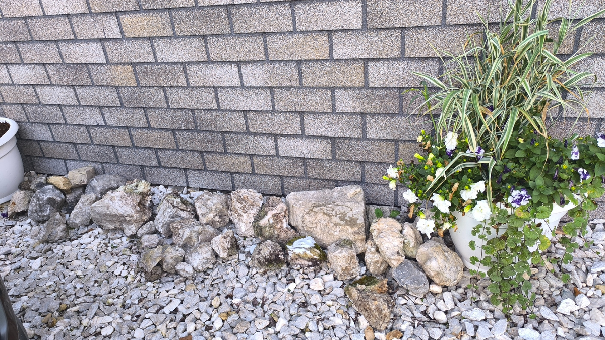 Разного помельче.