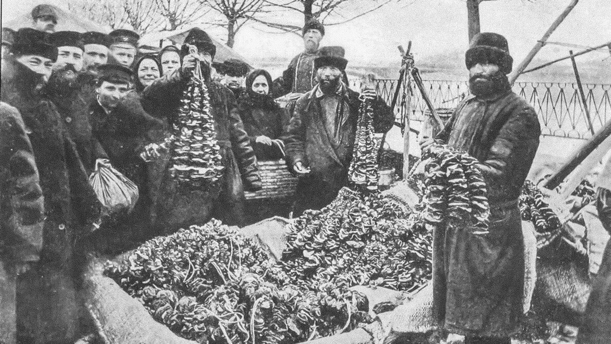 Грибной рынок. Рубеж 19-20 веков.