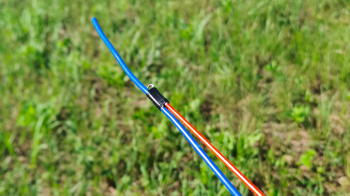 Хвостовая часть удилища с примотаным полотном антенны