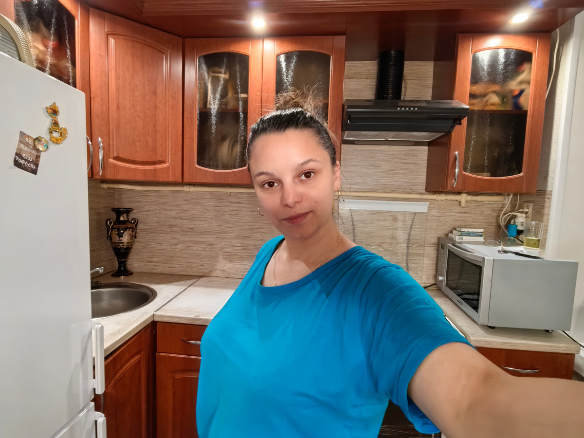 Классическая 6-метровая кухня. Всё, что на фото, осталось от прежних собственников.