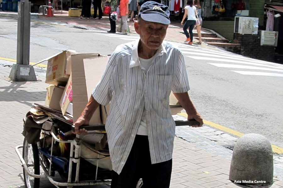 Многие корейские пенсионеры тяжело работают даже в преклонном возрасте