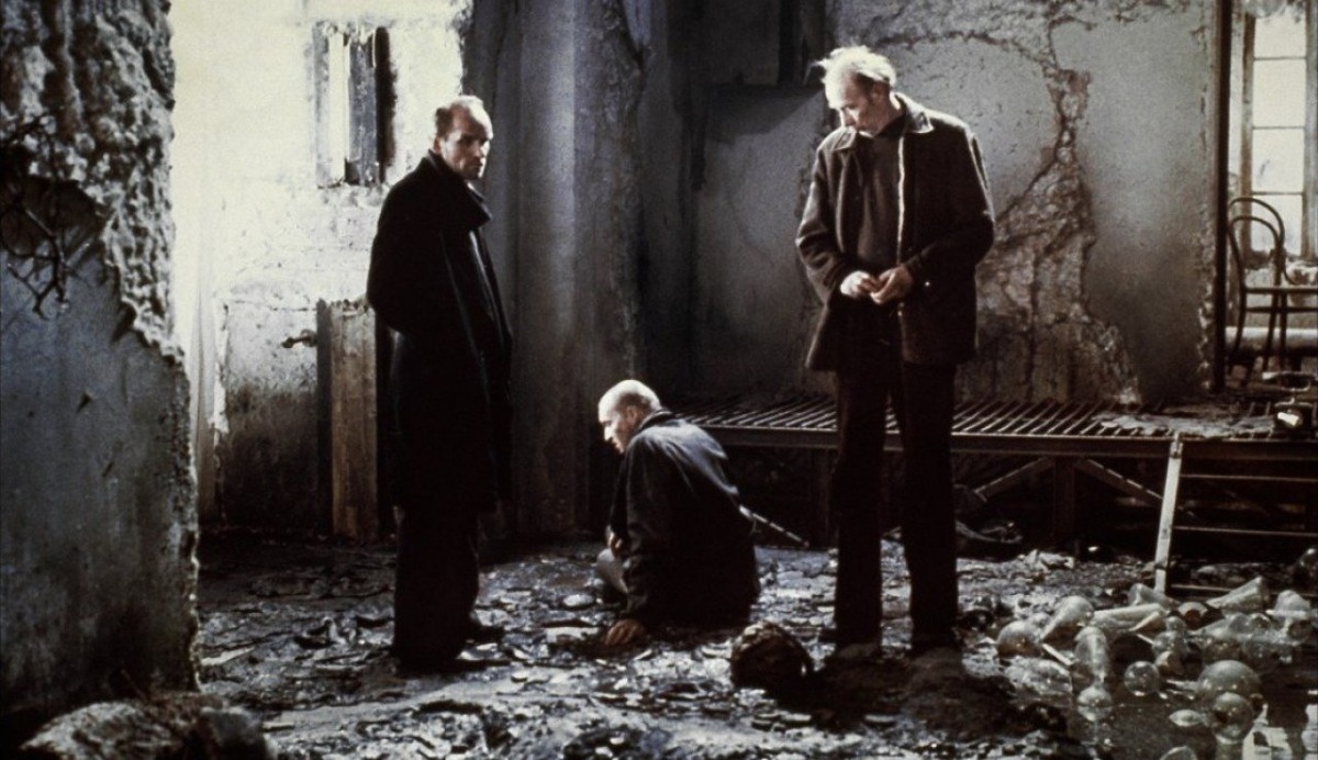 ...«Сталкера» нельзя смотреть как обычную приключенческую драму: каждая деталь здесь — символ, каждый кадр — образ.