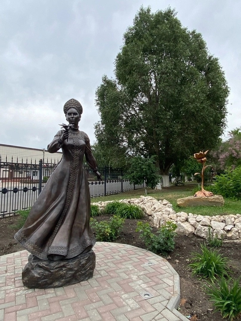 Листай галерею