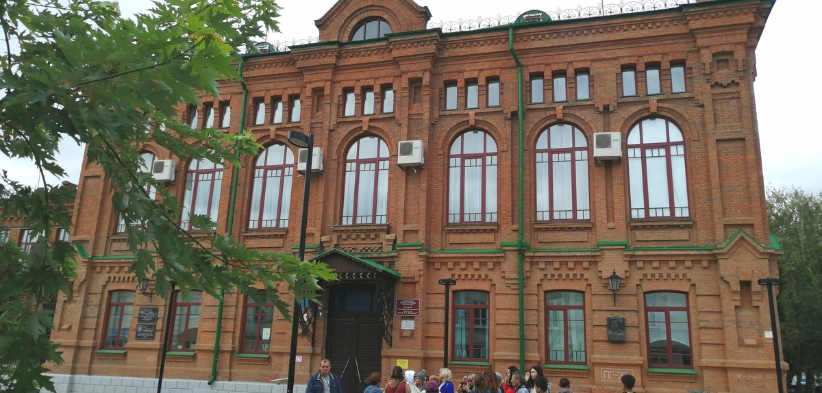 Листай галерею