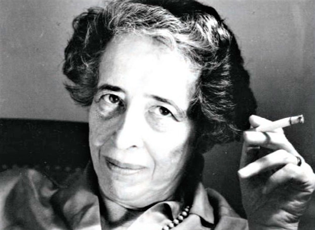 В чем ценность философии, если она не помогает человеку ориентироваться в мире и не противостоит злу? (фотом свободных источников)