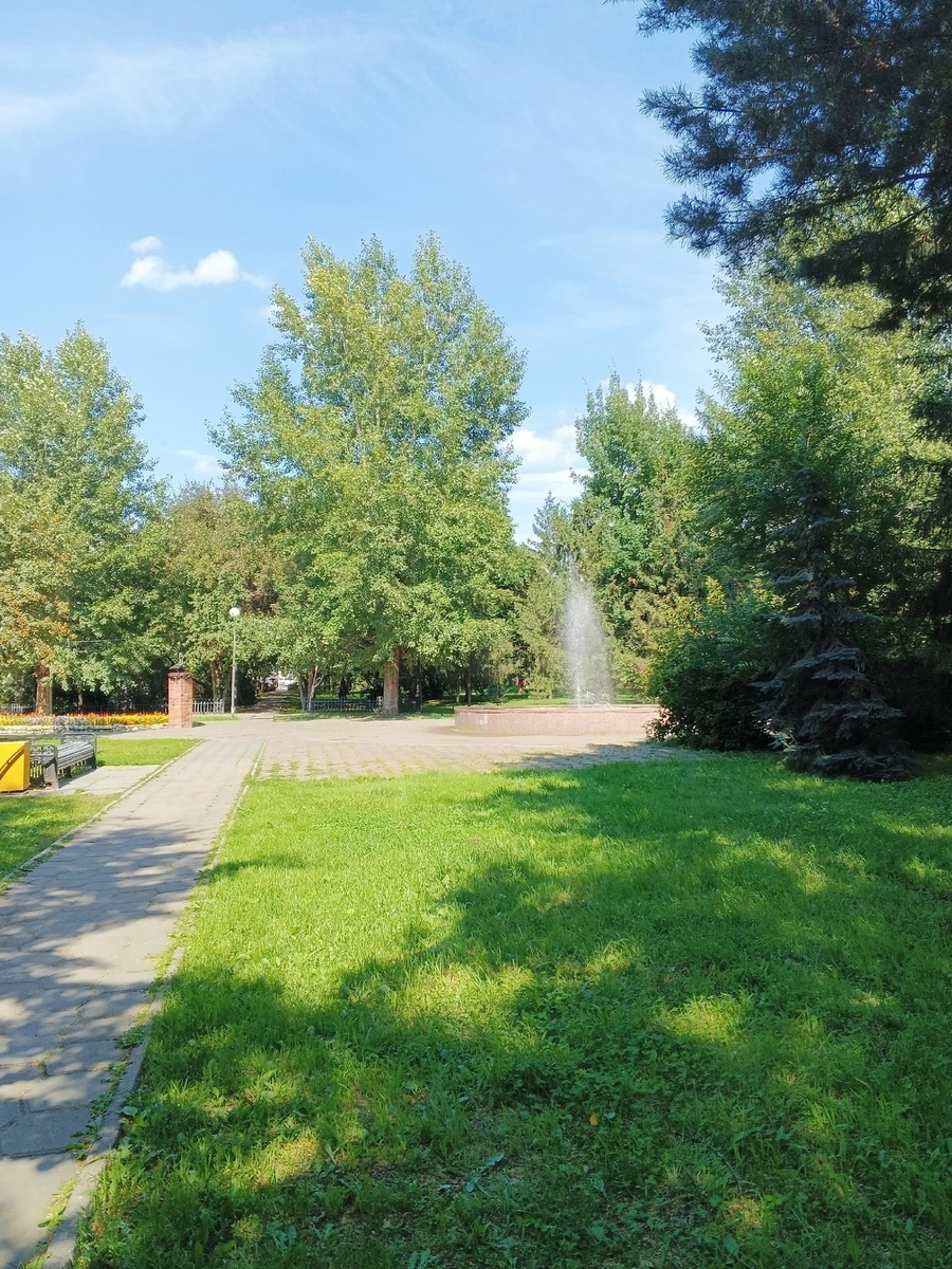 Такой чудесный день. Это я уже домой иду)