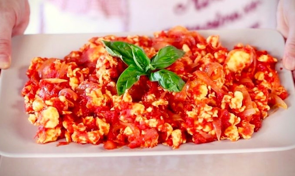 Итальянские «Яйца в помидорах» / Uova al Pomodoro