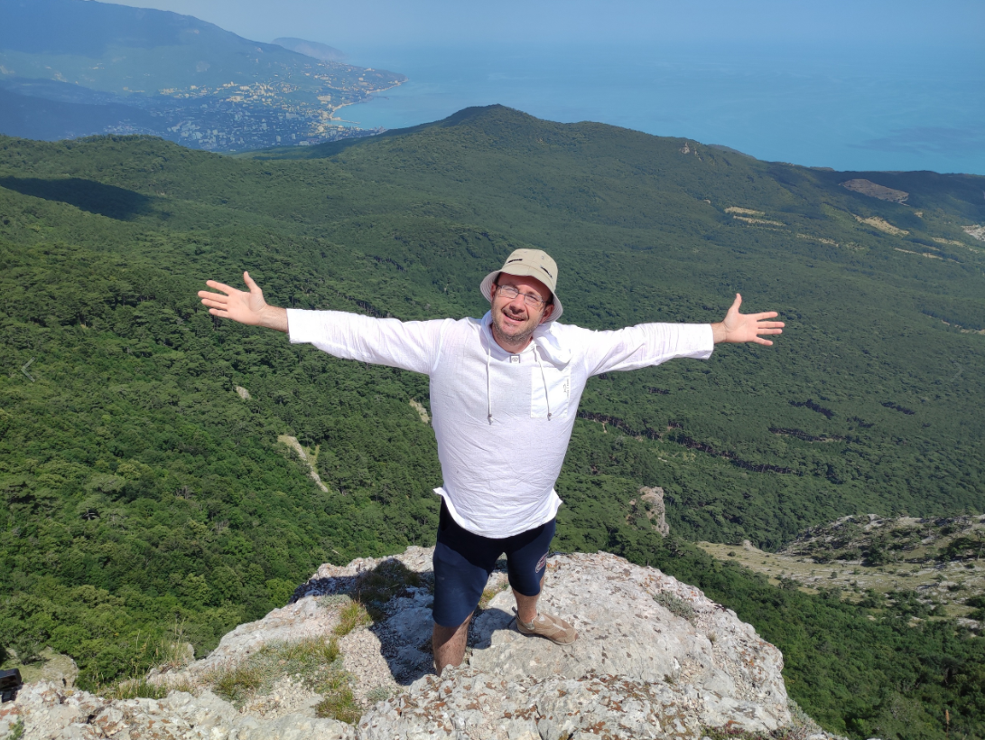 На фото автора видна довольная моська автора