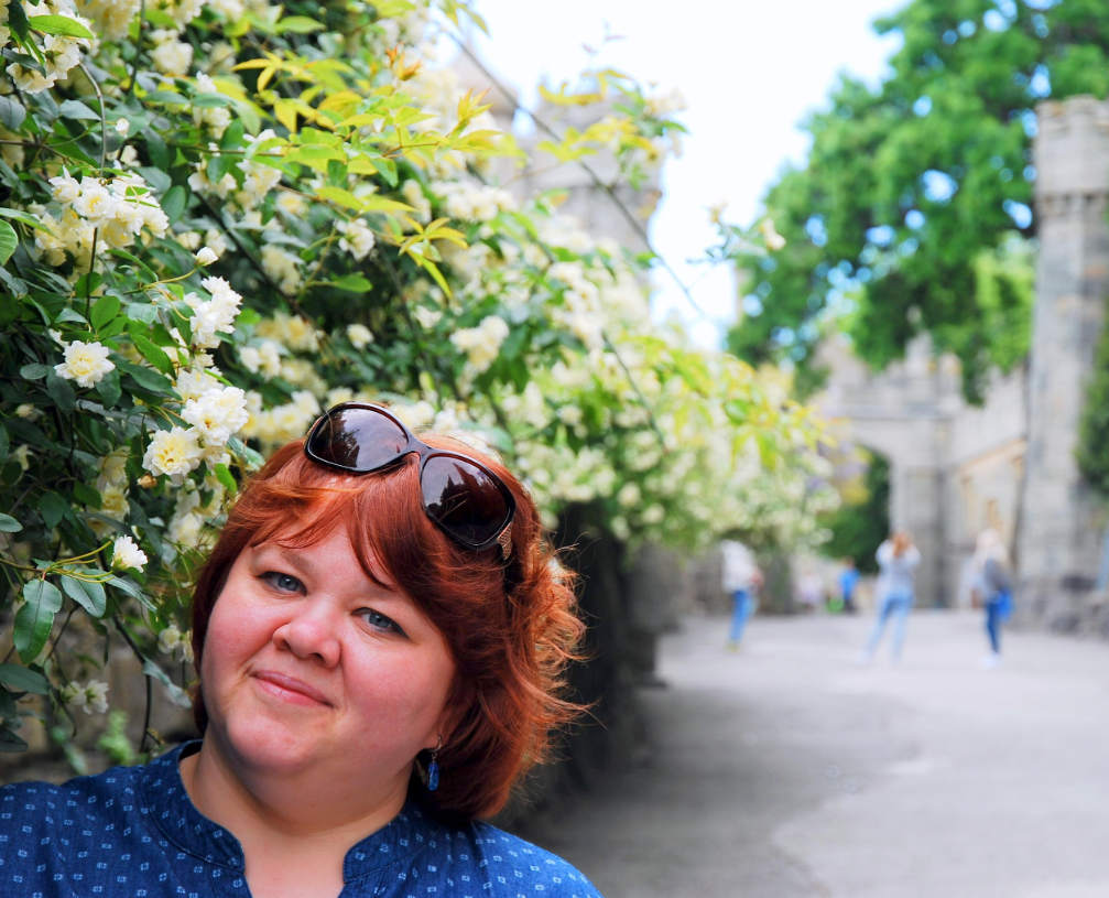 На фото автора жена автора... тоже довольная