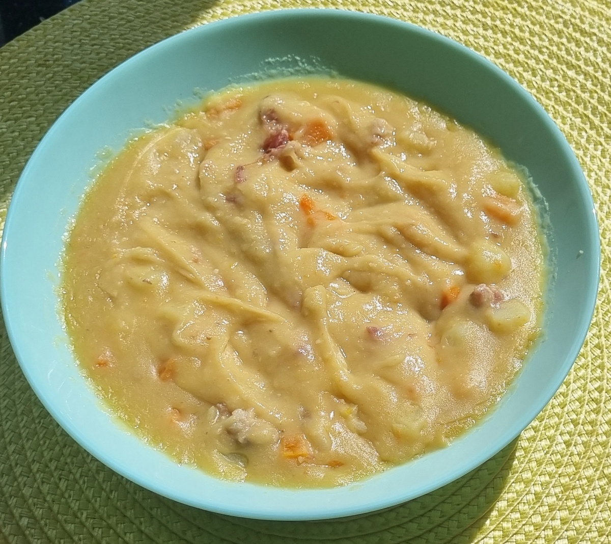 Фото супа на следующий день. Не подумала его сразу сфоткать. В первый день был намного красивее, а сейчас вот загустел )