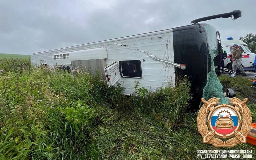    Более 20 пассажиров автобуса из Ижевска пострадали в ДТП в Башкортостане