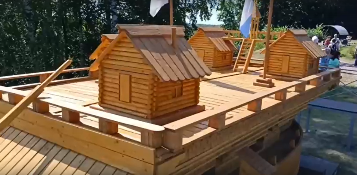    Беляна — это традиционное деревянное плоскодонное судно, использовавшееся в XIX — начале XX века