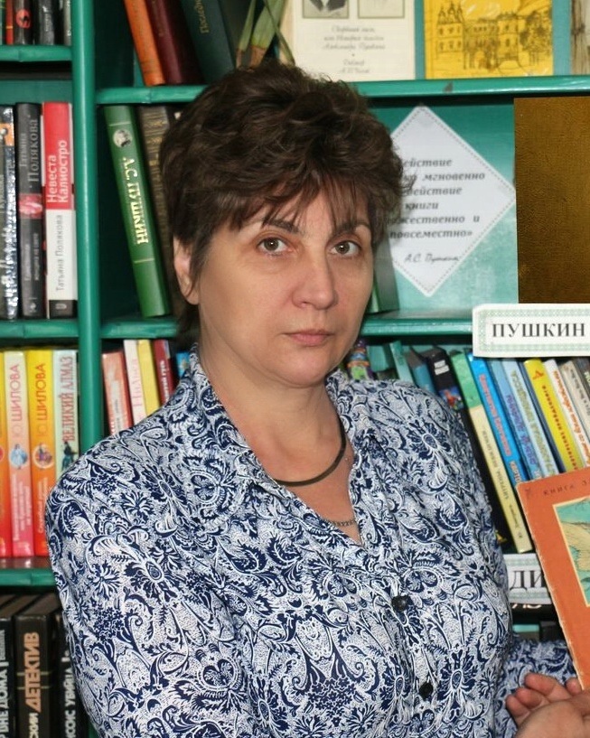 Хозяйка библиотеки пос. Садовый Инесса Михайловна Кругова (в девичестве Разуваева)