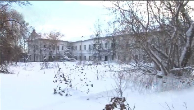 Рис.2. Левое крыло основного здания, где располагалось общежитие и столовая.