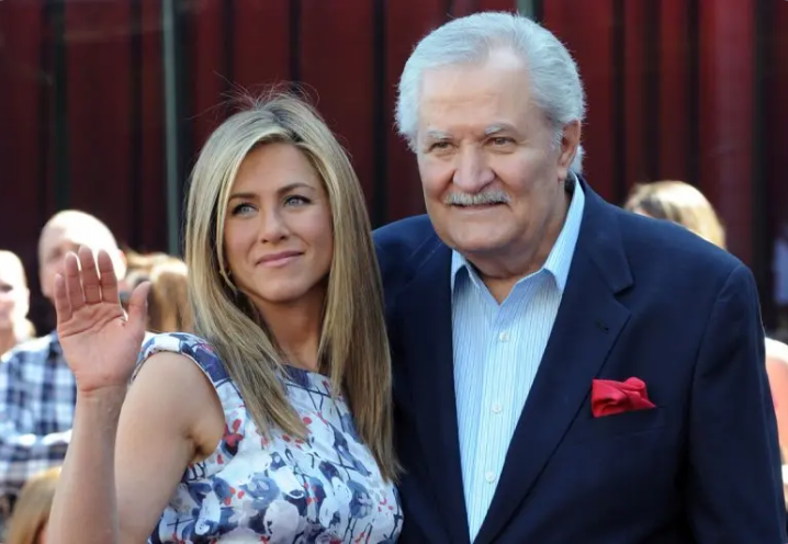 Дженнифер Энистон и ее отец Джон Энистон