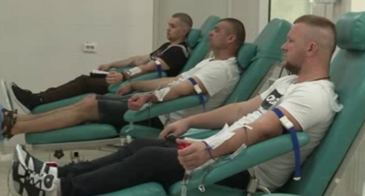    В Курском отделении РКК начали приём документов для получения памятных знаков донорам