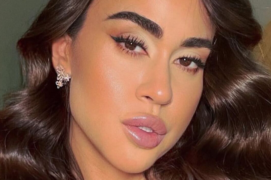     Дочь Любови Успенской рассекретила роман с хоккеистом, показав постельное фото