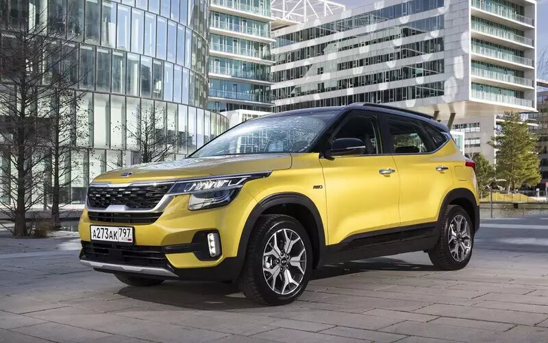    Цена Kia Seltos стартует от 1,5-1,6 млн рублей. За эти деньги под капотом может быть и мотор 1.6 с механикой, и дизель с роботом, и двигатель 2.0 с вариатором – и все при умеренных пробегах. Цена почти новых экземпляров составляет более 3,5 млн рублей.