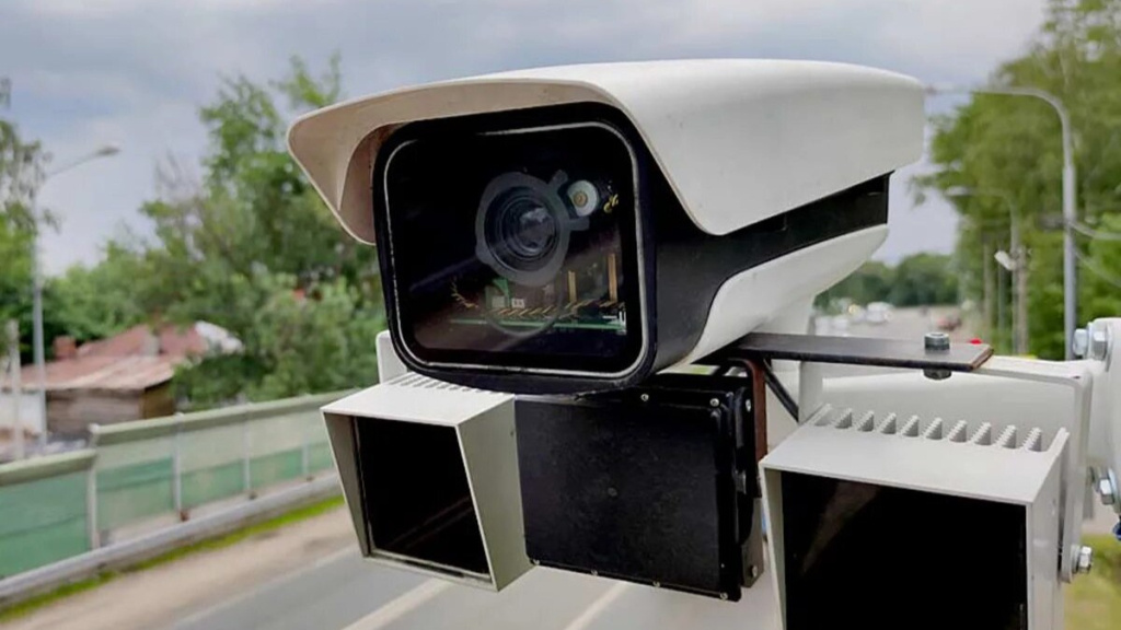    В ХМАО обновлённая система фиксации дорожных нарушений привлекла к ответственности более 500 водителей, разговаривающих по телефону за рулём