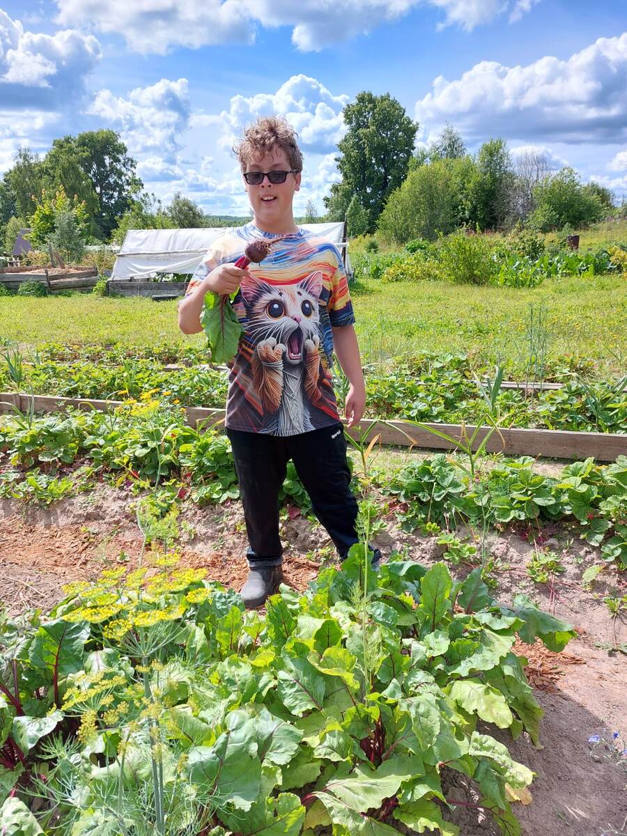 а тут привет от Миши, у него даже практика возникла - прямо в русской деревне)