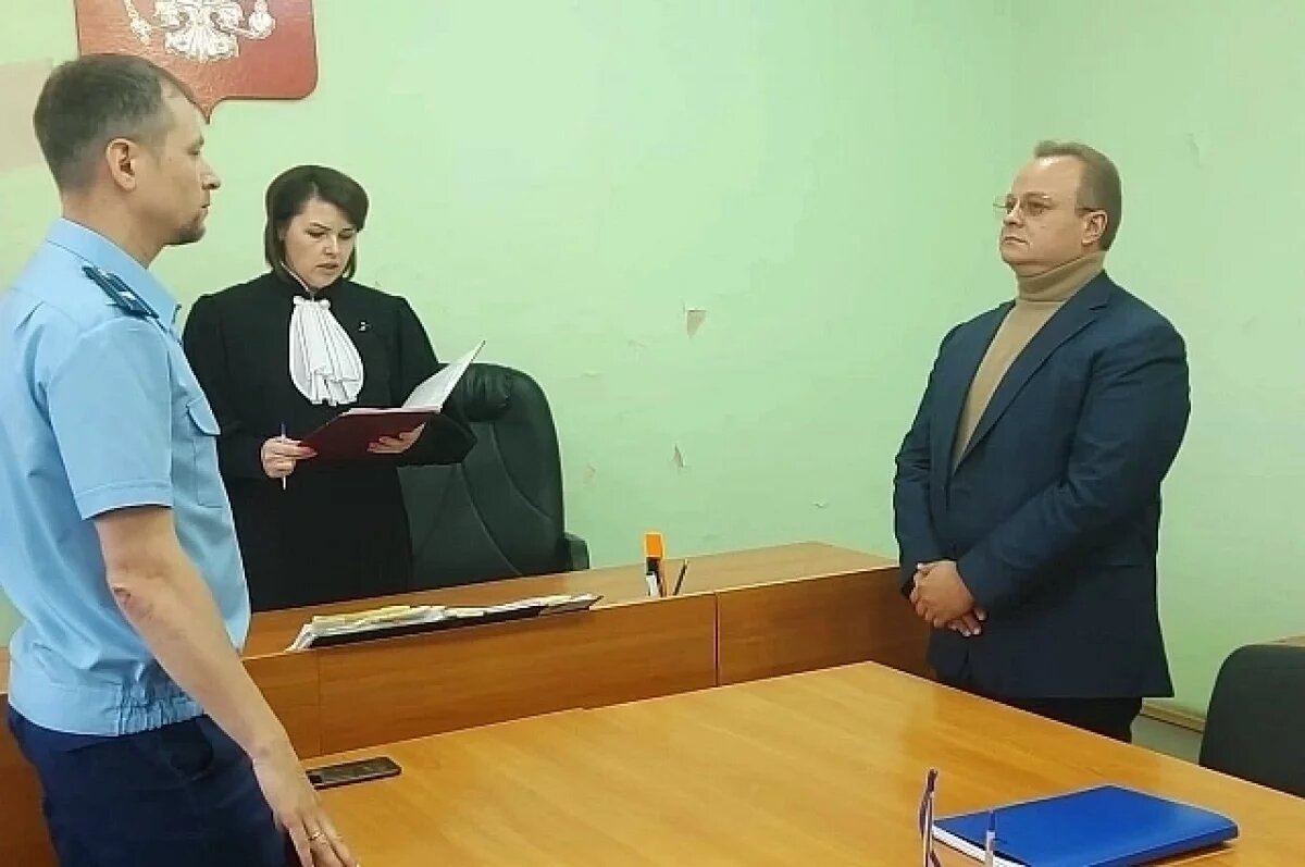    Бывший заместитель главы Дегтярска получил условный срок