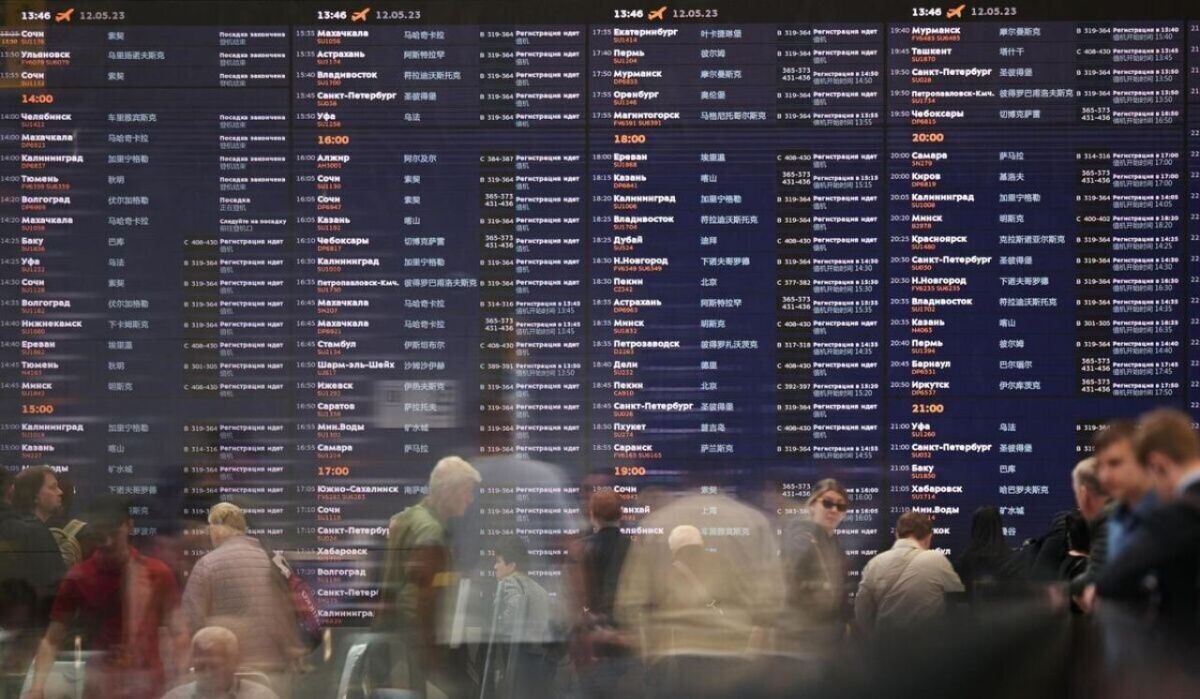     Расписание в аэропорту. Источник: ria.ru Автор фото: Владимир Астапкович