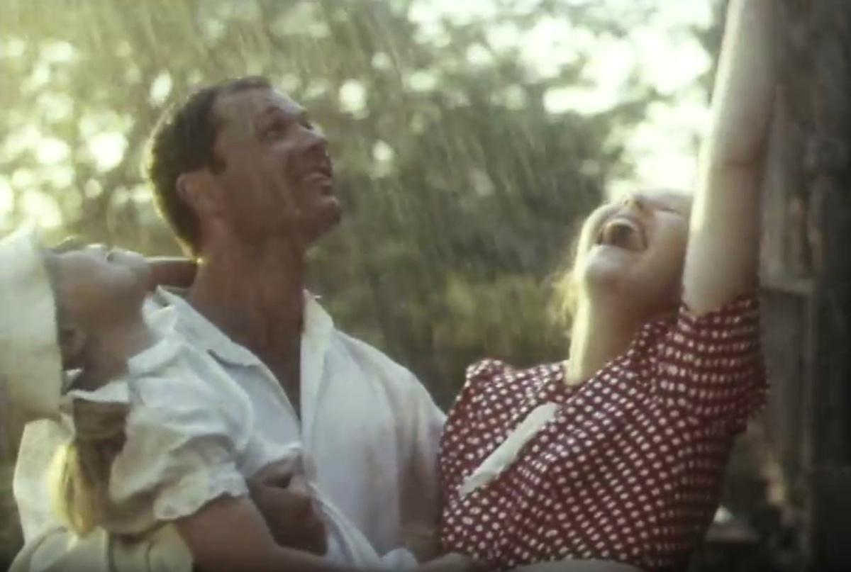 Кадр из телефильма "Лето на память" (1987)