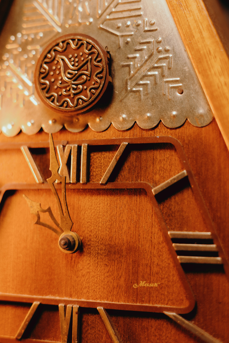 Одна из моделей часов в нашем винтажном магазине