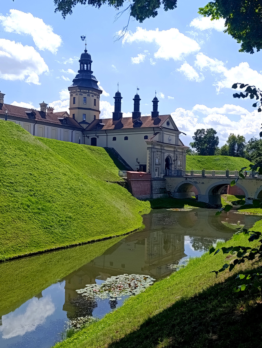 Несвижский замок. Минская область. 30 км от Мирского. 
