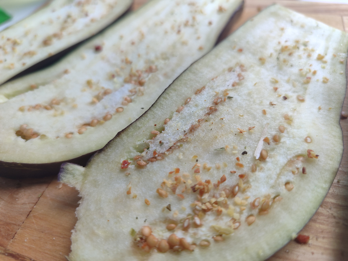 Ниже я написала, почему слегка приправляем.