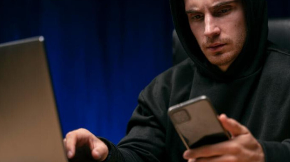    Твой друг в беде